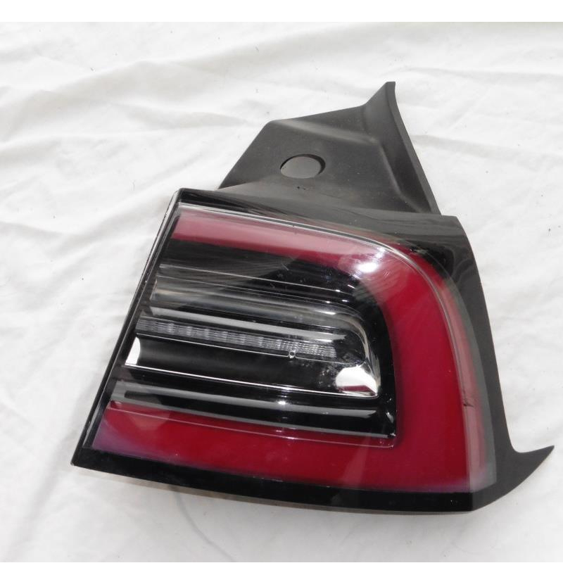 Left Hand Tail Light 1077397-00-G Suitable fo Tesla Model 3