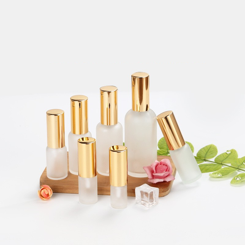 Cosmetic spray bottle lotion bottle