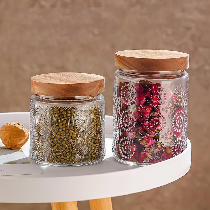500ML Custom retro circular relief flower storage jar with lid for household use, sealed jar for five grains and miscellaneous grains, aged tangerine peel tea storage glass bottle
