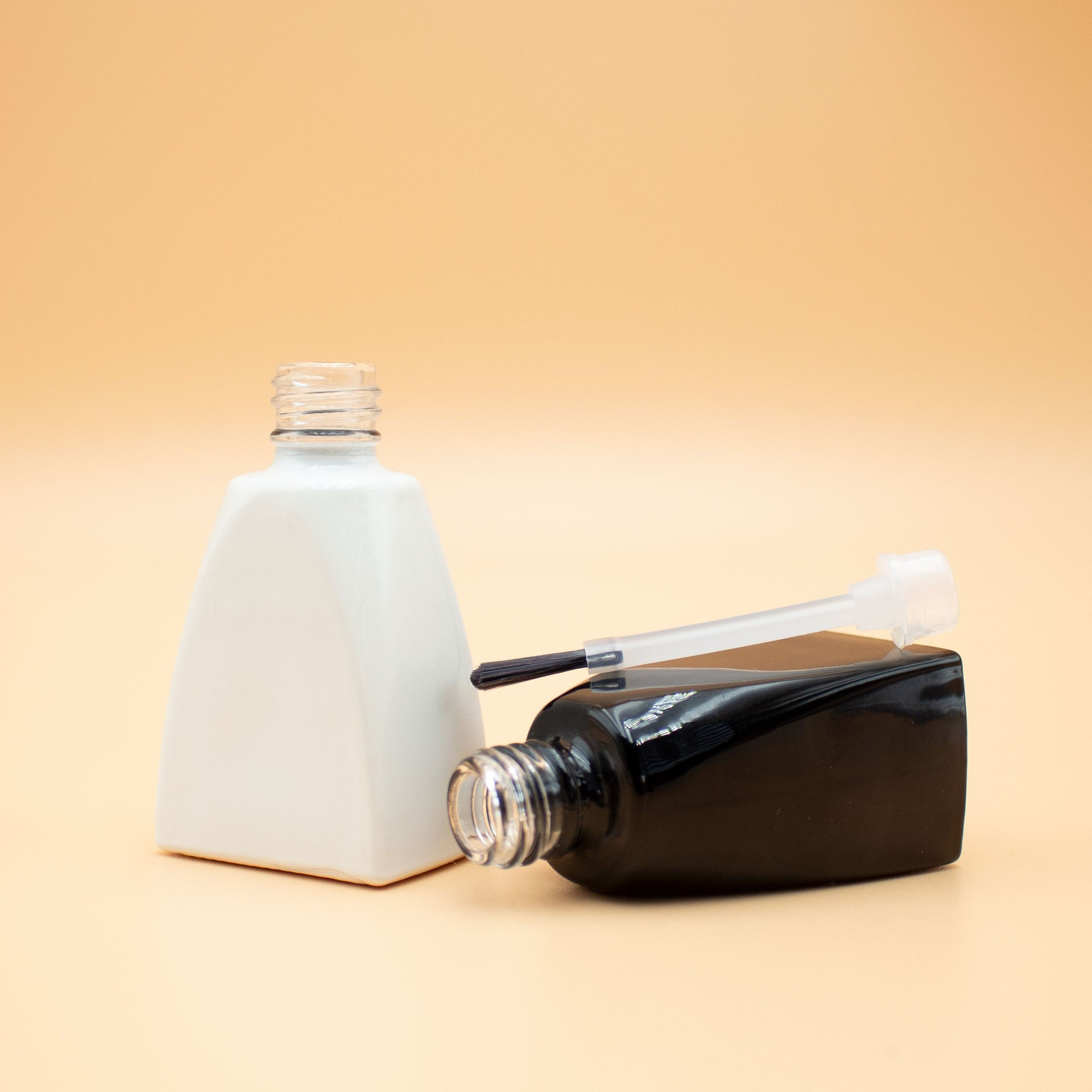 11ml customized jet black white light proof air separation bottling nail salon square nail polish glue glass bottle lid brush wholesale