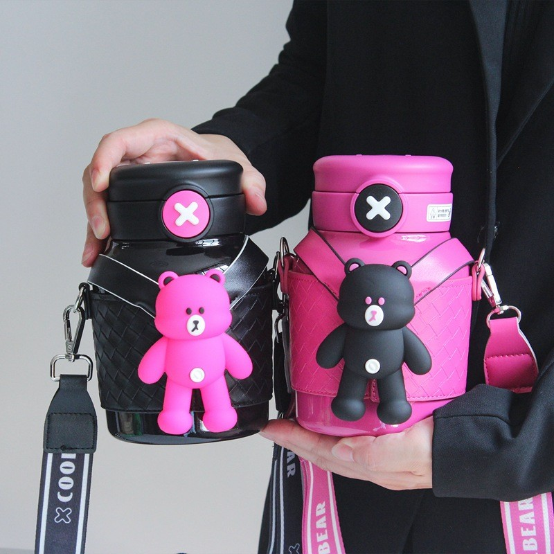 680ml Thermos Panda insulated cup with high appearance and cute 316 stainless steel large capacity portable bear cartoon with leather case, children's water cup kettle