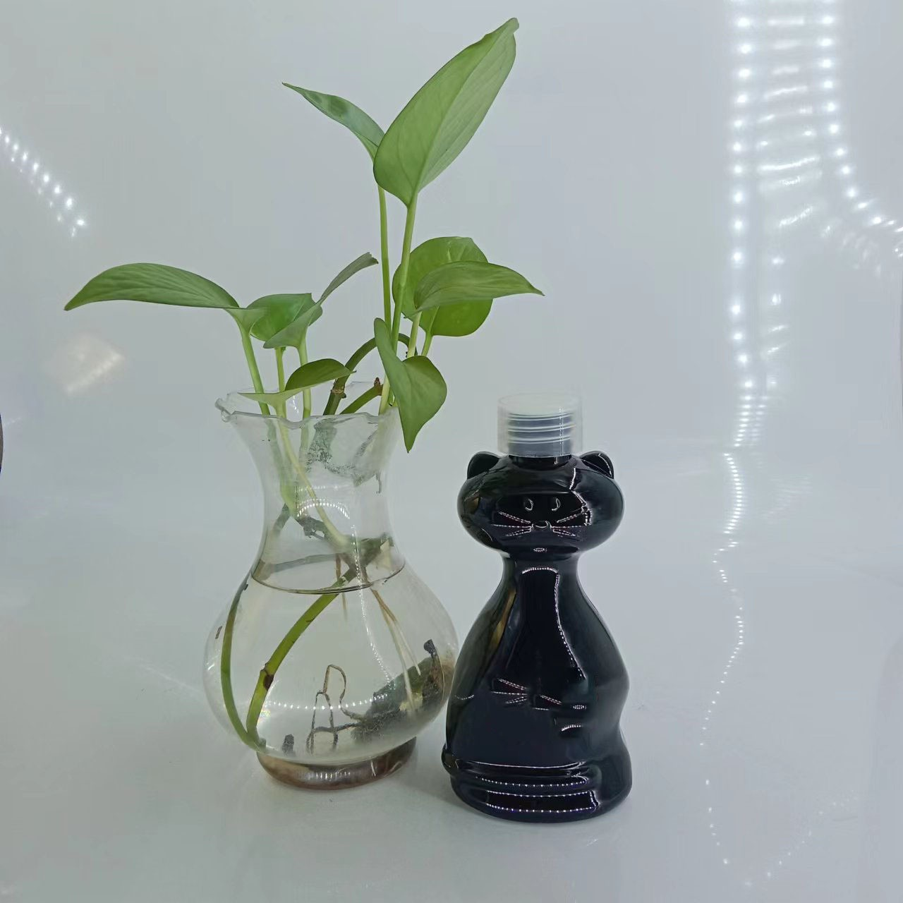 250ml pentagram black cat bottle, pressure pump, aluminum cap, dual-use cosmetics, separate bottles, hand sanitizer, shampoo, shower gel, lotion, press bottle